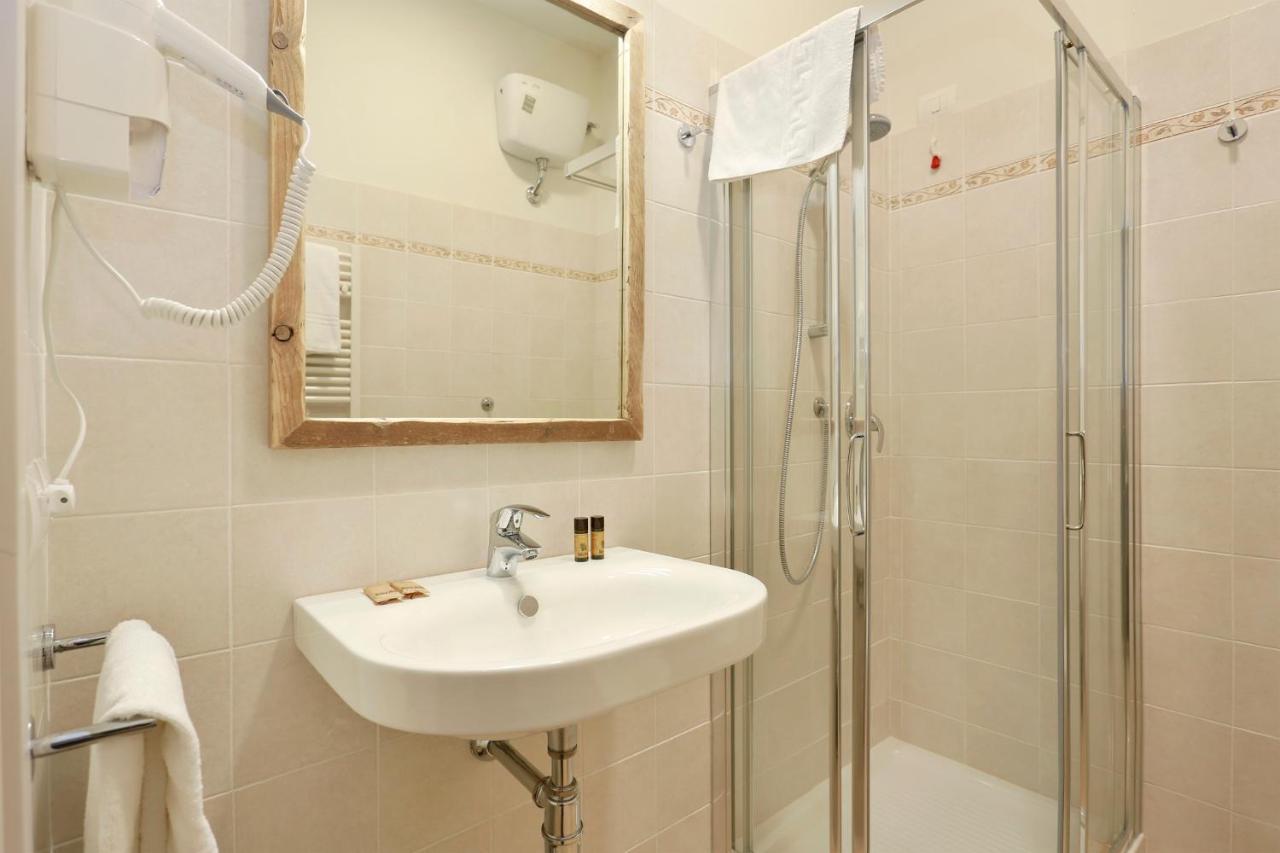 Tornabuoni Boutique Bed and Breakfast Florence Buitenkant foto