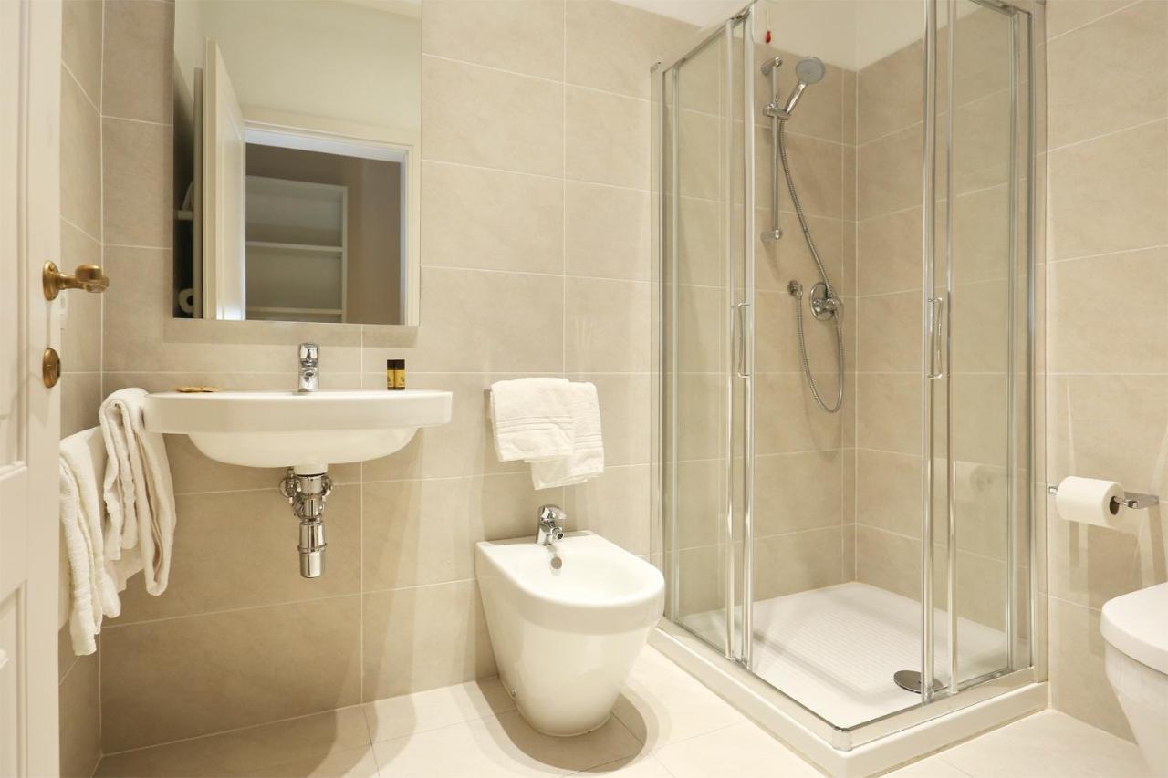 Tornabuoni Boutique Bed and Breakfast Florence Buitenkant foto